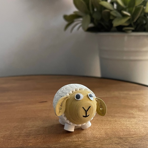 Quilled Bunny and Lamb Figurines - Picture 11 of 14